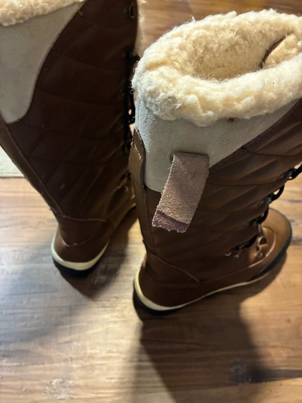 Bearpaw women’s 10 Tall Quilted Brown Winter Boots with Shearling Trim - Picture 9 of 12